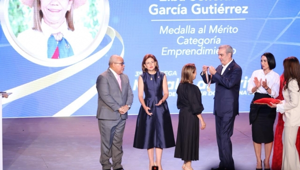 Medalla Al Merito De La Mujer Thumbnail Medalla Al Merito De La Mujer Thumbnail